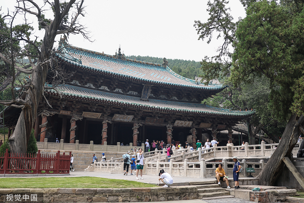 太原:千年晋祠圣母殿精美绝伦 吸引中外游客