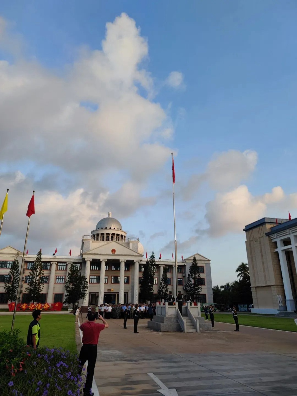 祖国最南端!海南三沙市举行升国旗仪式
